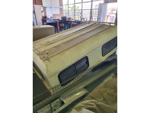 ~/upload/Lots/142419/AdditionalPhotos/yy533apbgw6vy/Toyota Hilux Steel Canopy_t600x450.jpg